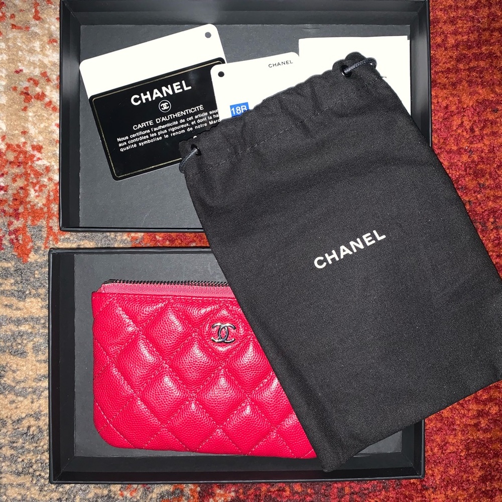 New CHANEL Caviar Quilted Small Cosmetic Case